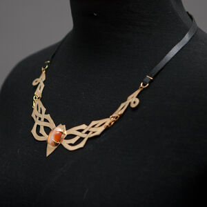 Halskette aus Messing mit Cornelian Stein