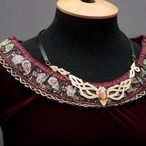 Halskette aus Messing mit Cornelian Stein