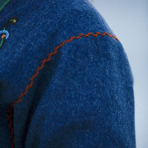Limitierter Wikinger Mantel mit Stickerei „Hilda die Stolze“, Kaftan aus gefilzter Wolle