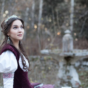 Mittelalter Gewand „Die gefundene Prinzessin“: Kleid und Weste