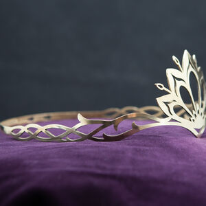Krone im keltischen Stil