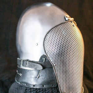 Bascinet-Helm für Fechtsport mit perforiertem Visier