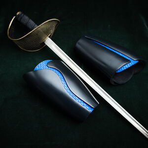 Armschützer aus Kunststoff „Futura“ für den Schwertkampf im HEMA-Stil