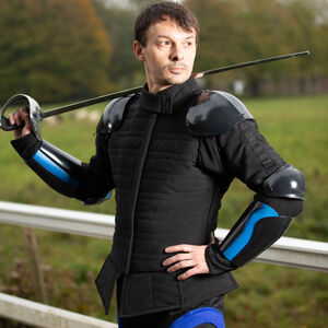 Armschützer aus Kunststoff „Futura“ für den Schwertkampf im HEMA-Stil