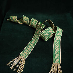 Breiter keltischer Stoffgürtel mit Perlenfransen