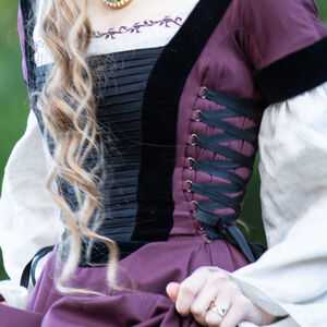 Damenkostüm „Renaissance-Erinnerungen“ mit Kleid, Hemd, Schürze und Haube