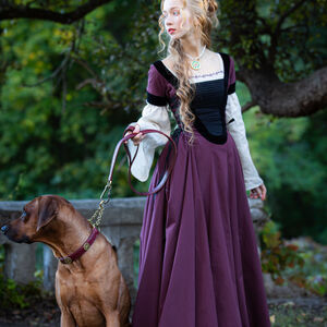 Damenkostüm „Renaissance-Erinnerungen“ mit Kleid, Hemd, Schürze und Haube