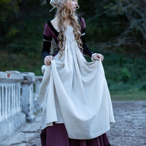 Damenkostüm „Renaissance-Erinnerungen“ mit Kleid, Hemd, Schürze und Haube