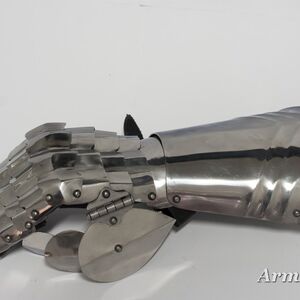 Gotische Panzerhandschuhe