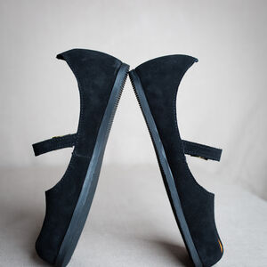Damen Kuhmaulschuhe mit Ausschnitten aus Leder