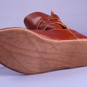 Klassischer Mittelalter Stiefel Mit Riemen