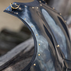 Kürass aus geschwärztem Federstahl „Dunkler Stern”