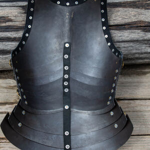 Kürass aus geschwärztem Federstahl „Dunkler Stern”