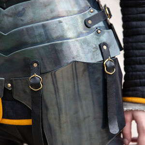 Kürass aus geschwärztem Federstahl „Dunkler Stern”