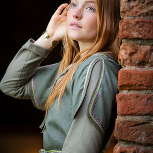 Kurzes Überkleid aus Leinen mit Stickereien und Akzenten „Ilse die Helle“