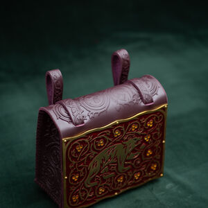 Ledertasche mit emaillierter Messing-Kunstplatte „Bär“