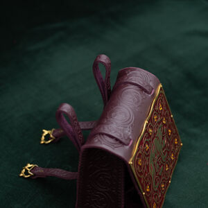 Ledertasche mit emaillierter Messing-Kunstplatte „Bär“