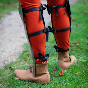 Leichte Beinschienen mit Knieschützern aus Federstahl „Heckenritter“ für WMA HEMA Harnischfechten