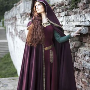 Luxuriöser Wollumhang mit Kapuze Sansa