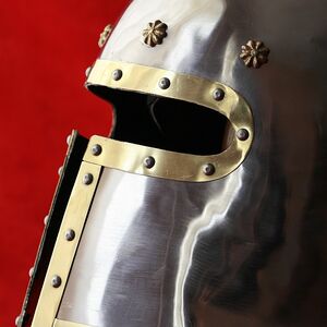 Mittelalter Barbuta Helm Mit Messingverzierungen