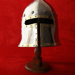 Mittelalter Barbuta Helm Mit Messingverzierungen