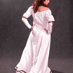 Mittelalter Kleid mit Chemise "Dame des Herzens"