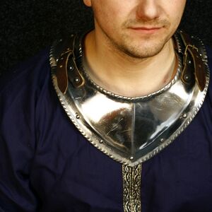 Mittelalter Kragen Mit Geschnittenen Kanten