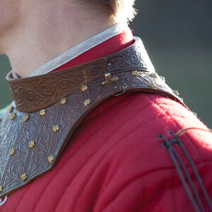 Mittelalter Nackenschutz mit Ringkragen „Raubvogel“