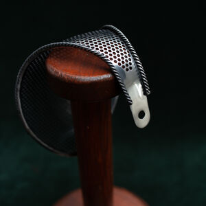 Perforierte Parierstange für Säbel mit Seilkanten von ArmStreet