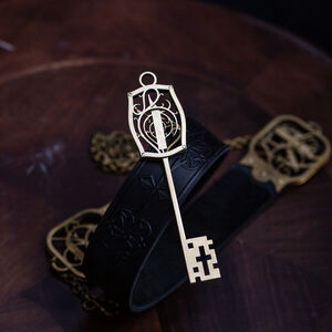 Sale: Anpassbarer Schlüssel aus Messing „Schlüssel und Symbole“ | Buchstabe - „C“