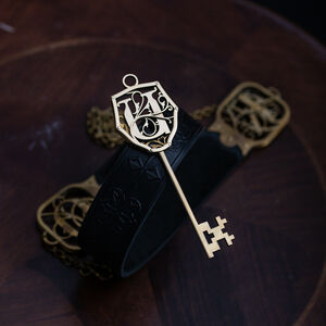 Sale: Anpassbarer Schlüssel aus Messing „Schlüssel und Symbole“ | Buchstabenelement - „M“