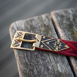 Sale: Geprägter Ledergürtel mit geätztem Messing „Rhombus“, 15. Jhdt