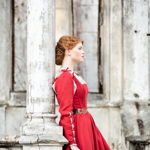 Sale Korsett Kirtle Kleid aus Leinen „Deutsche Rose“ | Burgundrot | Größe 10