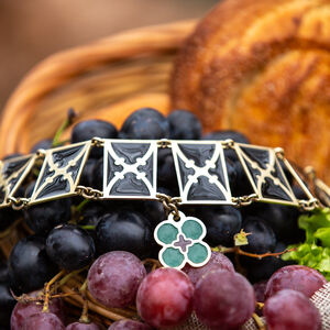 Sale Kropfband aus emaillierten Messing mit Anhänger „Deutsche Rose”