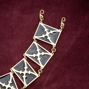 Sale Kropfband aus emaillierten Messing mit Anhänger „Deutsche Rose”