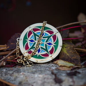 Sale: Messingspiegel „Schlüsselhalterin“ | Emaillemuster | Messing hat eine Patina