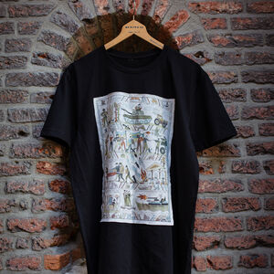 Schwarzes Baumwoll-T-Shirt „Gobelin des Krieges“