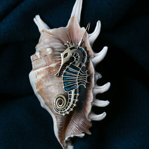 Seepferde Ohrringe aus Emaille und Messing „Meeresbewohner”