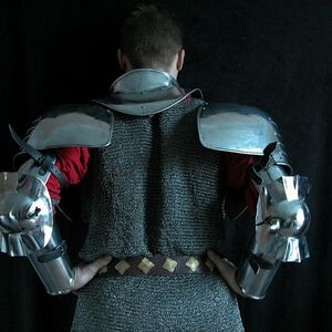 Set: Schulterschutz Mit Breiten Schulter Mit Armzeug