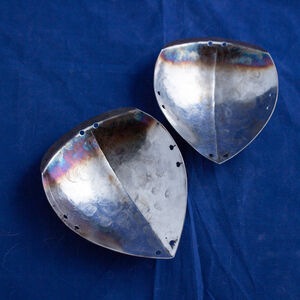 Leichte, gehärtete WMA-Schwertkampf Schulterstücke