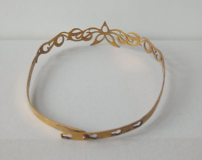 Sale: Mittelalter Messingkrone „Dreiblatt“