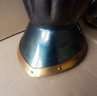 Sale&ldquo;The Wayward Knight&rdquo; Hourglass Finger Gauntlets